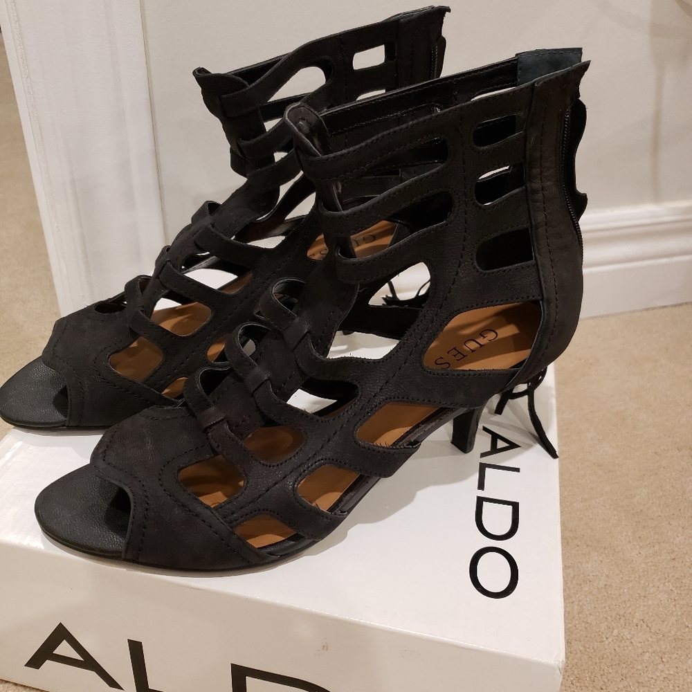 Guess sandals